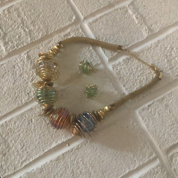 None Jewelry - Metal necklace and earring set